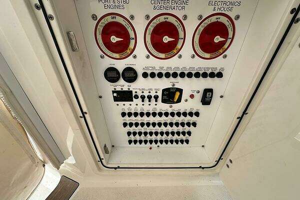 Pursuit OS 355 Offshore Yacht For Sale
