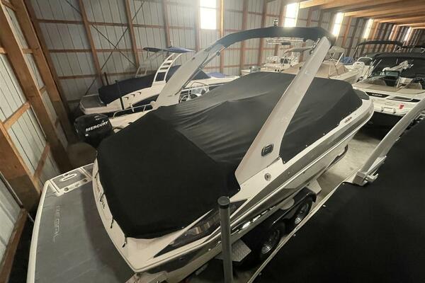 Summer Love 24ft Regal Yacht For Sale