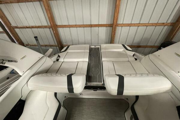 Summer Love 24ft Regal Yacht For Sale