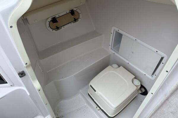 25ft Four Winns Yacht For Sale