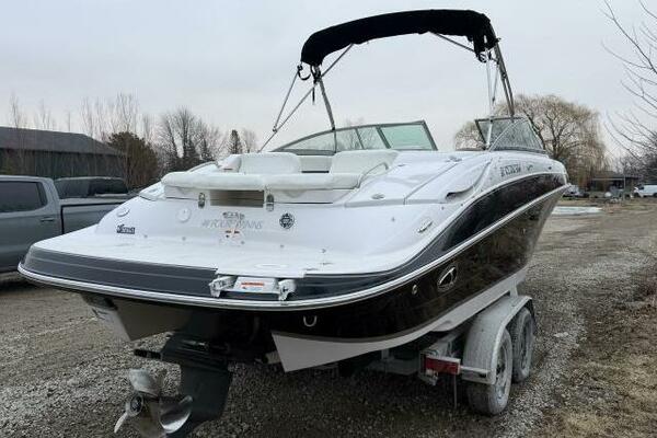 25ft Four Winns Yacht For Sale