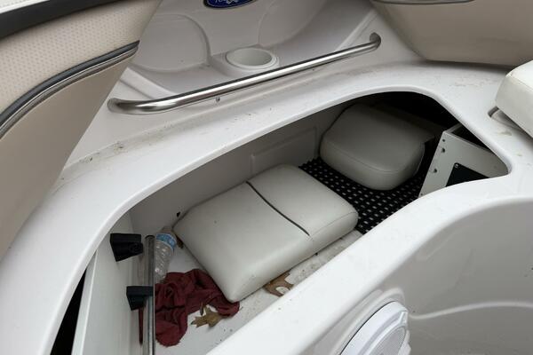 25ft Four Winns Yacht For Sale