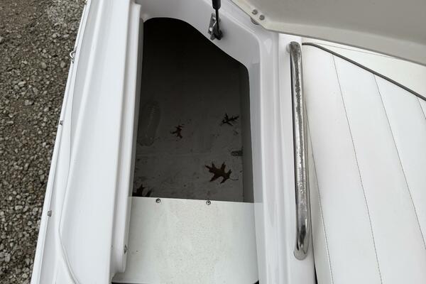 25ft Four Winns Yacht For Sale