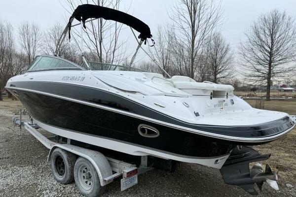 25ft Four Winns Yacht For Sale