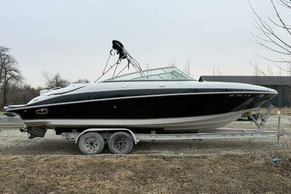 25ft Four Winns Yacht For Sale