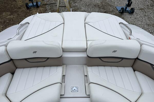 25ft Four Winns Yacht For Sale