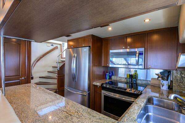 2005 Pacific Mariner 85