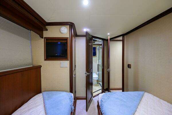 2005 Pacific Mariner 85