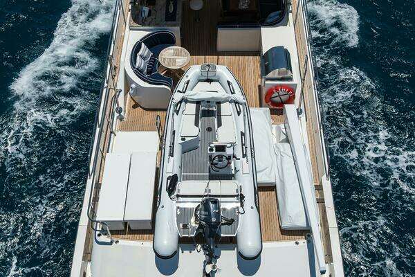 2005 Pacific Mariner 85