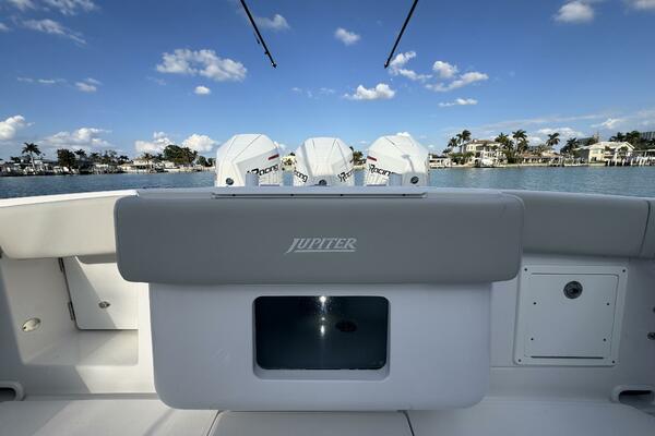 38ft Jupiter Yacht For Sale