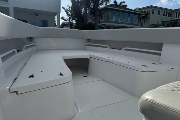 38ft Jupiter Yacht For Sale