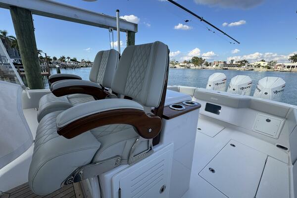 38ft Jupiter Yacht For Sale