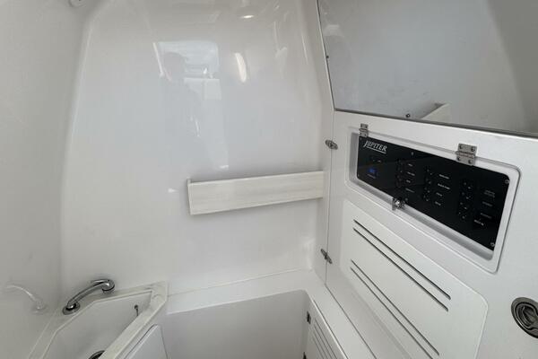 38ft Jupiter Yacht For Sale