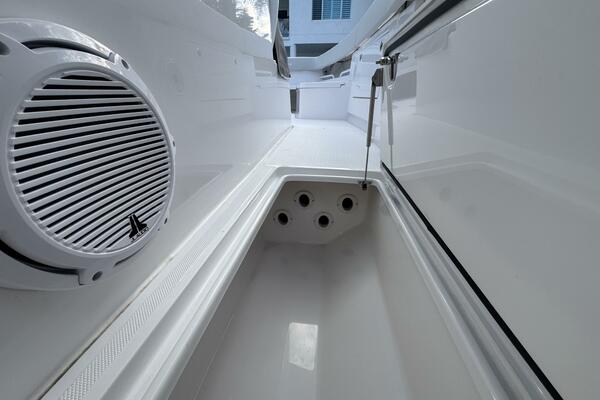 38ft Jupiter Yacht For Sale