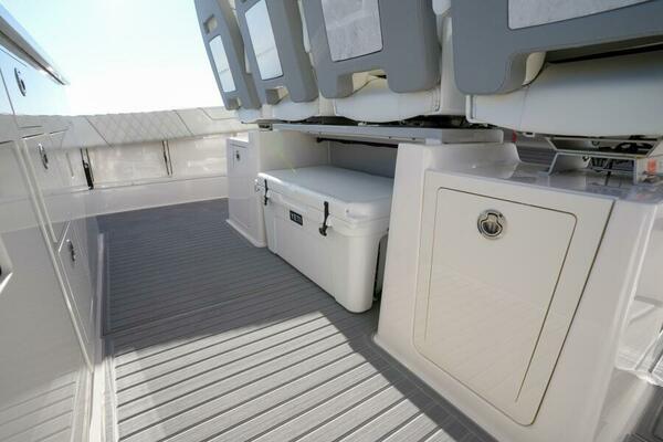 38ft Regal Yacht For Sale