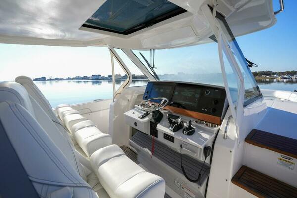 38ft Regal Yacht For Sale