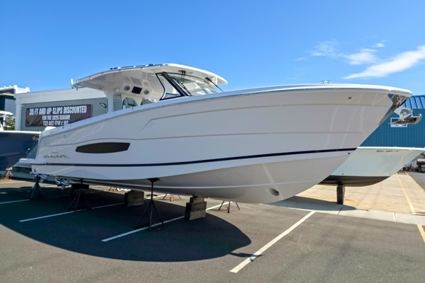 38-ft-Regal-2026-38 SAV-Sea Bright New Jersey United States yacht for sale