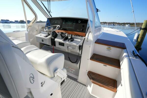 38ft Regal Yacht For Sale