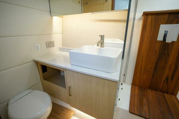 38ft Regal Yacht For Sale