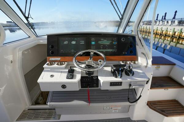 38ft Regal Yacht For Sale