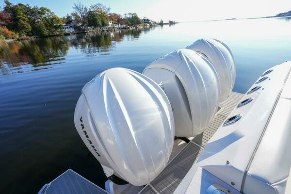 38ft Regal Yacht For Sale