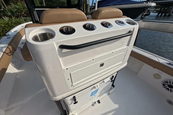 27ft Caymas Yacht For Sale