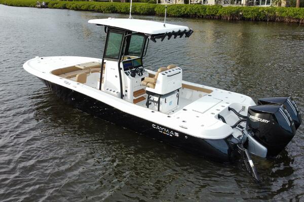 27ft Caymas Yacht For Sale