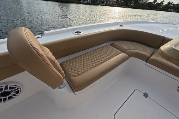 27ft Caymas Yacht For Sale