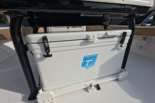 27ft Caymas Yacht For Sale