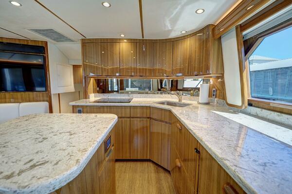 2017 Viking 52 Convertible 