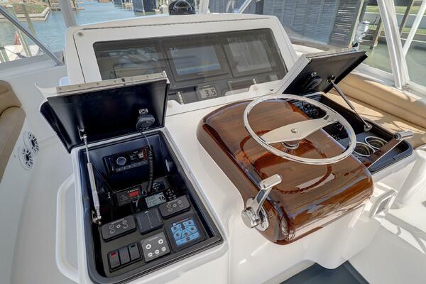 2017 Viking 52 Convertible 