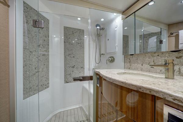 2017 Viking 52 Convertible 