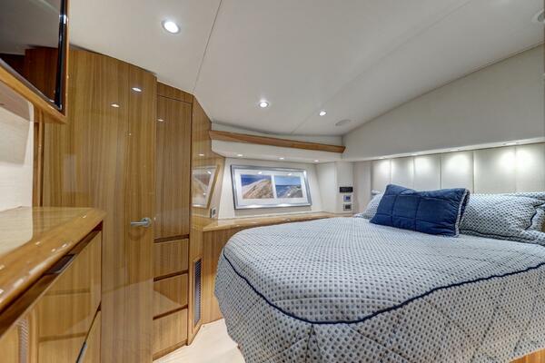 2017 Viking 52 Convertible 