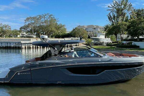 38-ft-Cruisers Yachts-2023-38 GLS-West Palm Beach Florida United States yacht for sale