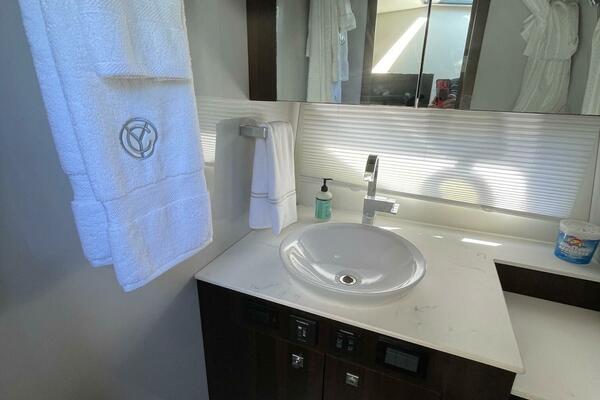 Cruisers Yachts 38 GLS -