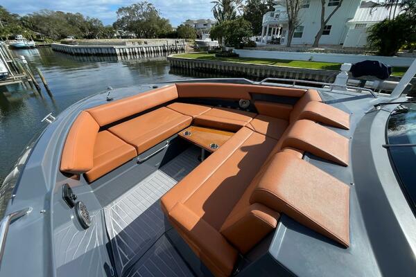Cruisers Yachts 38 GLS -