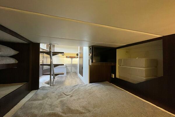 Cruisers Yachts 38 GLS -