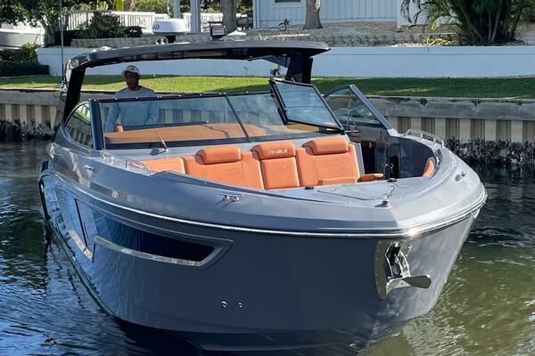 Cruisers Yachts 38 GLS -