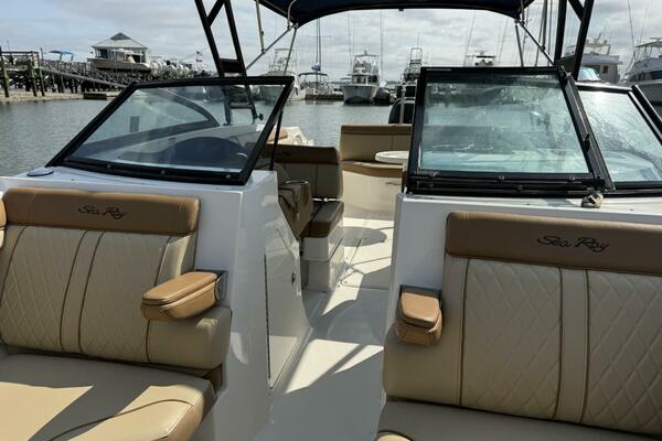 27ft Sea Ray Yacht For Sale