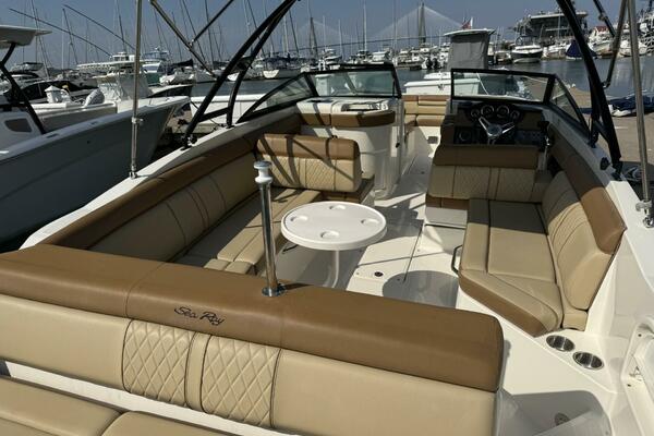 27ft Sea Ray Yacht For Sale