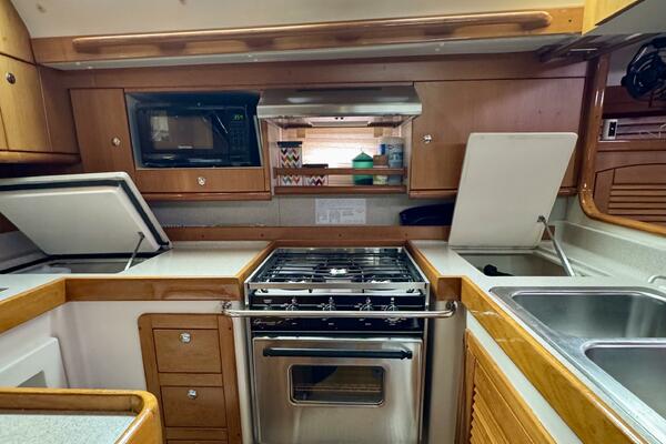 Hale Moana 47ft Catalina Yacht For Sale