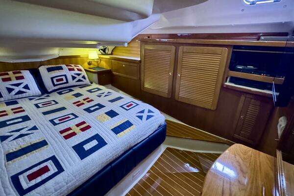 Catalina 470 Yacht For Sale