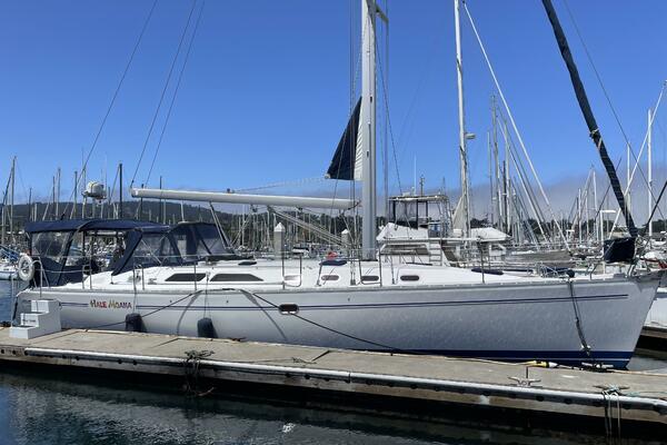 Hale Moana 47ft Catalina Yacht For Sale