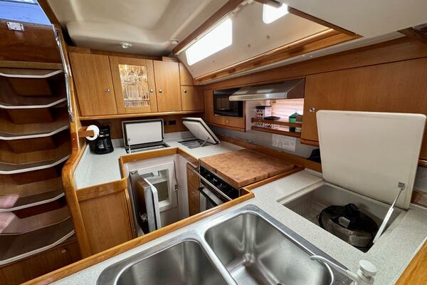 Hale Moana 47ft Catalina Yacht For Sale