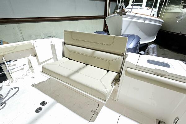 32ft Pursuit Yacht For Sale