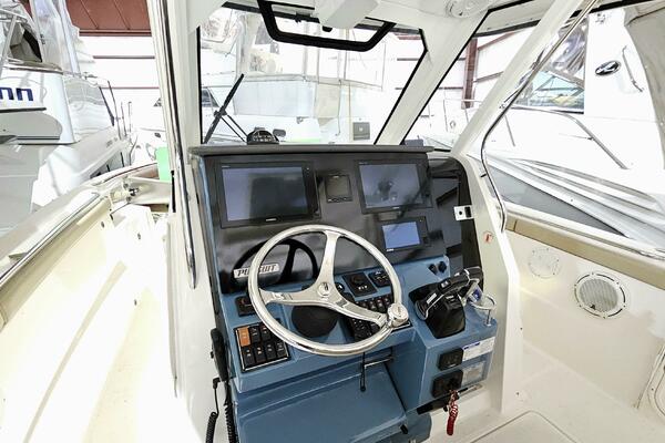 32ft Pursuit Yacht For Sale