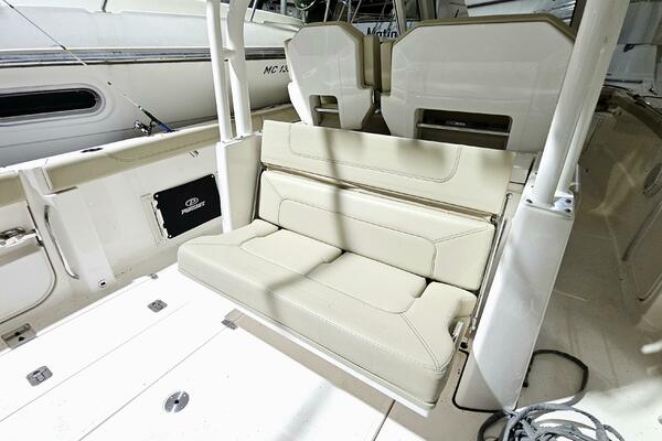 32ft Pursuit Yacht For Sale