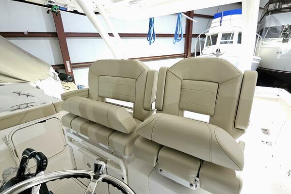 32ft Pursuit Yacht For Sale