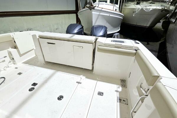 32ft Pursuit Yacht For Sale