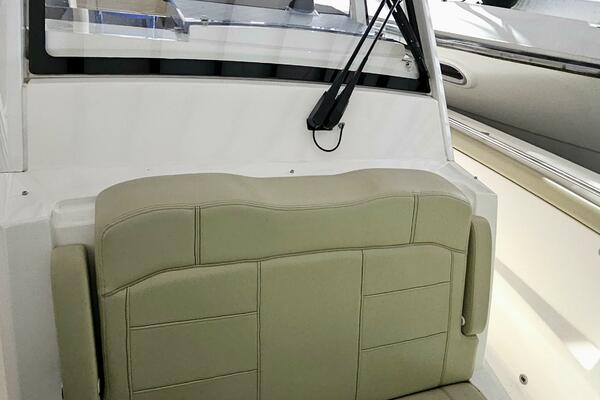 32ft Pursuit Yacht For Sale